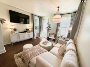 Stylish Cozy Family Cottage with Golf Cart - 1 mile to Dwntn Ocean Springs and beach